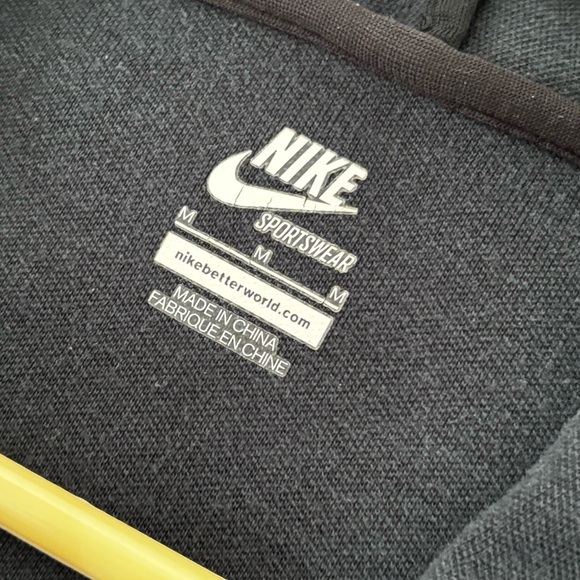 Gently used like new Nike sweaters size M - Picture 3 of 6